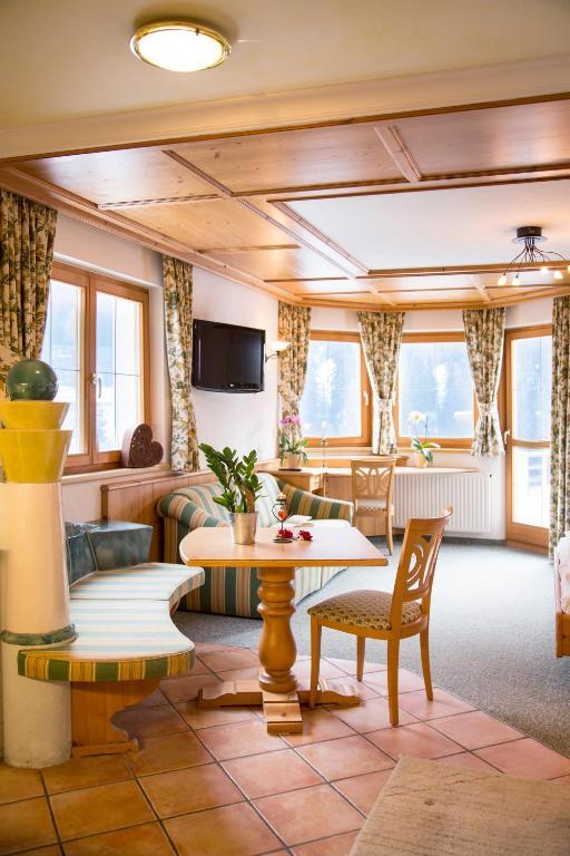 Fliana Arlberg Studios Sankt Anton am Arlberg Room photo